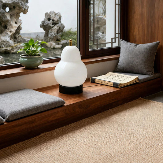 The New Chinese-Style Pear-Shaped Small Table Lamp for the Bedroom, Bedside and Living Room Can Be Touched to Change the Light