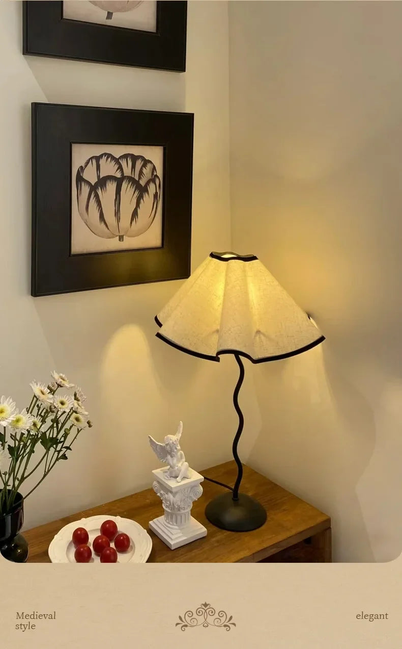 Lampe de chevet pétale