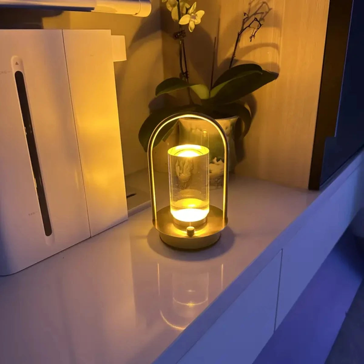 Retro Handheld Touch Three Color Table Lamp and Home Decoration Lighting, Used for Bedroom and Study Lighting
